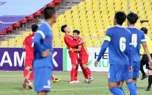 Lê Văn Xuân có màn trình diễn ấn tượng trước U23 Đài Bắc Trung Hoa.