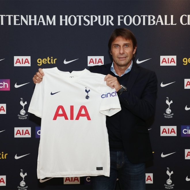 HLV Antonio Conte chính thức dẫn dắt Tottenham.