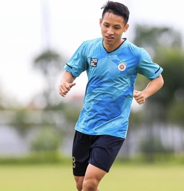 Đỗ Hùng Dũng trở lại đội tuyển Việt Nam chuẩn bị cho AFF Cup