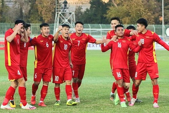 U23 Việt Nam có chiến thắng vất vả trước U17 Việt Nam
