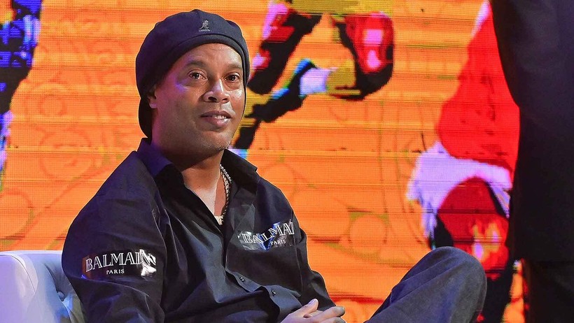 Ronaldinho gia nhập CLB RANS Cilegon FC của Indonesia.