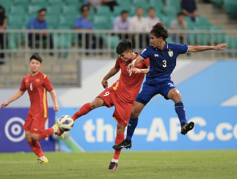 Siêu phẩm của Văn Tùng lọt top bàn thắng đẹp nhất vòng bảng U23 châu Á.