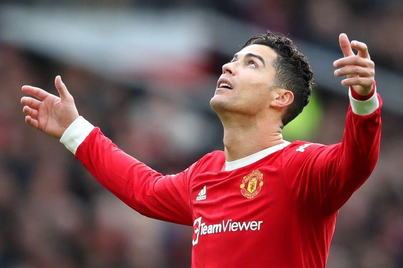Ronaldo không dễ rời Man United trước khi hợp đồng đáo hạn.