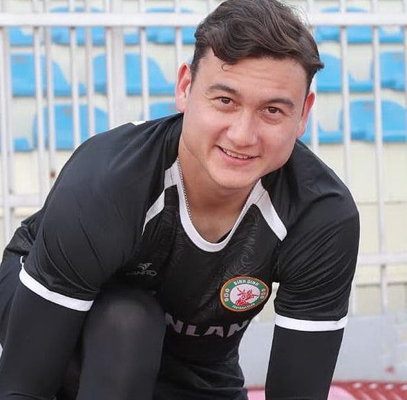 Đặng Văn Lâm gia nhập Bình Định FC với mức lương rất cao.