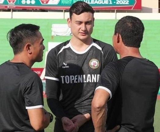 Đặng Văn Lâm bất ngờ gặp chấn thương khá nặng trong buổi tập của CLB Bình Định FC.
