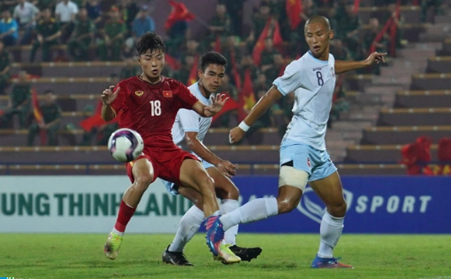 U17 Việt Nam khởi đầu thuận lợi ở giải châu Á bằng chiến thắng trước U17 Đài Bắc Trung Hoa.