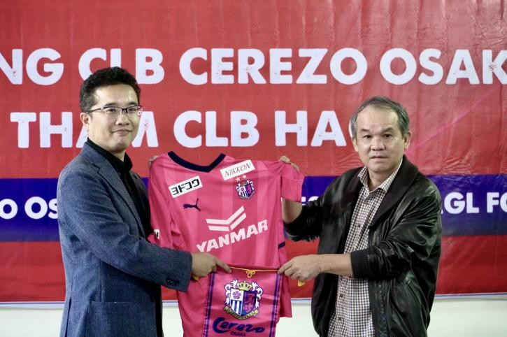 Hoàng Anh Gia Lai và CLB Cerezo Osaka hợp tác chiến lược về bóng đá.
