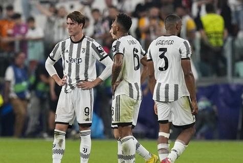 Juventus nguy cơ không dự Europa League sau thành tích yếu kém.
