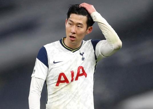 Real Madrid trả giá 70 triệu Euro cho Son Heung-min nhưng bị Tottenham từ chối.
