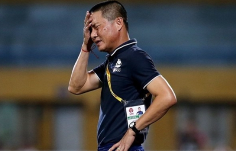 HLV Chu Đình Nghiêm thất vọng khi đội nhà để Hồng Lĩnh Hà Tĩnh cầm hòa trên sân nhà.