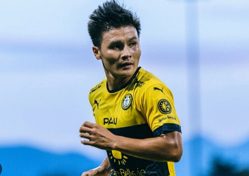Quang Hải bị xếp vào nhóm cầu thủ chơi bóng tệ nhất Pau FC.