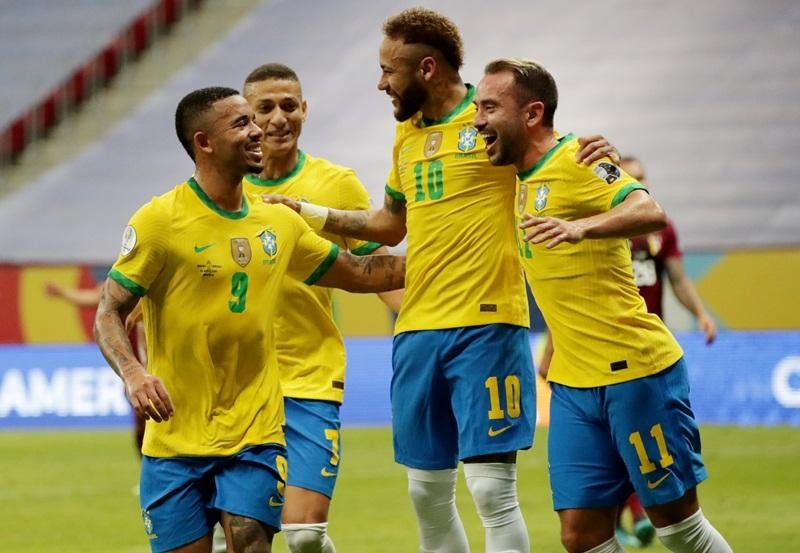ĐT Brazil mất hảo thủ trận gặp Thụy Sĩ ở lượt trận 2 World Cup.