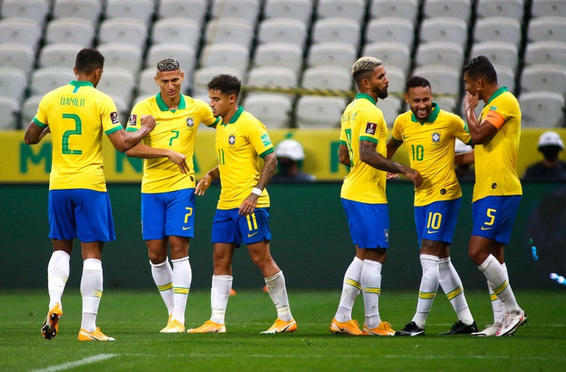 Tuyển Brazil liên tục đón tin kém vui về nhân sự trước lượt trận cuối vòng bảng.