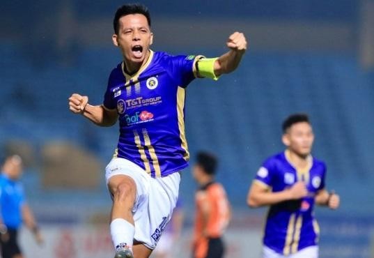 Văn Quyết giành giải Cầu thủ xuất sắc nhất V.League 2022