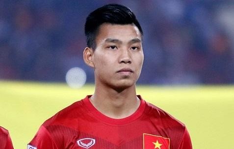 Văn Thanh đánh giá cao Billy Ketkeophomphone của tuyển Lào trước trận mở màn AFF Cup.