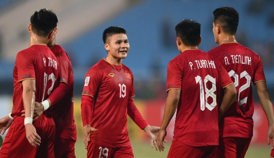 Tuyển Việt Nam đại chiến Indonesia ở bán kết AFF Cup vào lúc 16h30 ngày 6/1.