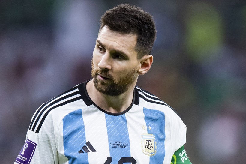 Messi vắng mặt trong Top 5 chân chuyền châu Âu 2022.