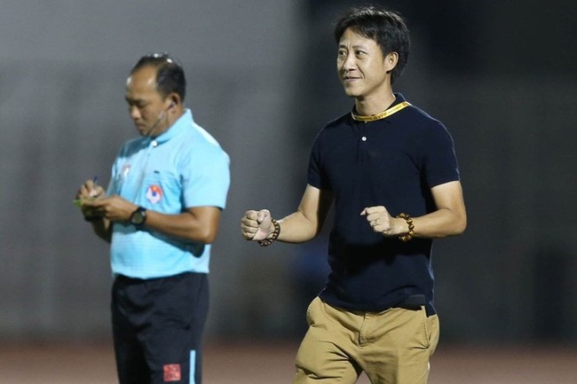 HLV Nguyễn Thành Công hài lòng với các học trò dù để thua Hà Nội FC.