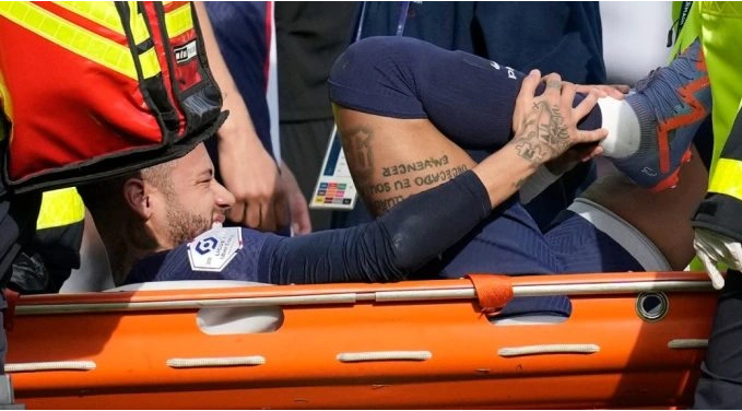 Neymar nghỉ thi đấu dài hạn vì chấn thương.