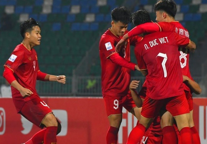 U20 Việt Nam đặt một chân vào tứ kết sau trận thắng Qatar.