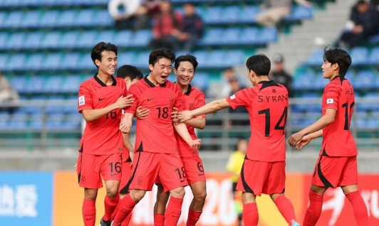 Hàn Quốc là 1 trong 6 đội bóng ghi danh vào tứ kết U20 châu Á .
