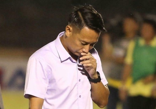 HLV Hồng Việt thất vọng trước trận thua của đội nhà ở vòng 7 V.League.