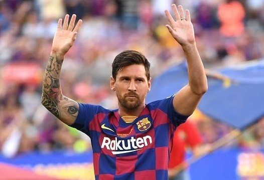 Messi rời PSG trở lại Tây Ban Nha một cách lặng lẽ.
