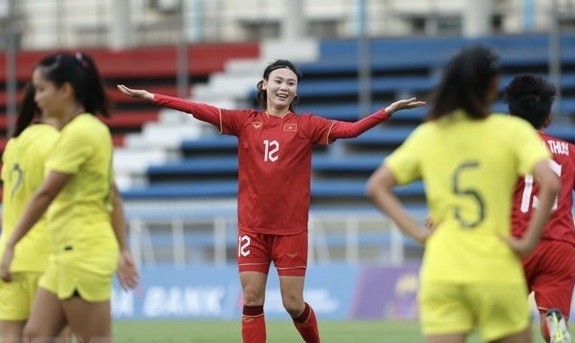 Tuyển nữ Việt Nam thắng áp đảo Malaysia ở trận mở màn SEA Games.