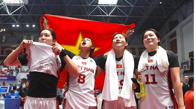 Bóng rổ nữ giành huy chương vàng lịch sử tại SEA Games 32.