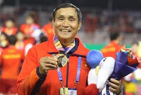 HLV Mai Đức Chung giúp bóng đá Việt Nam lần thứ 4 vô địch SEA Games.