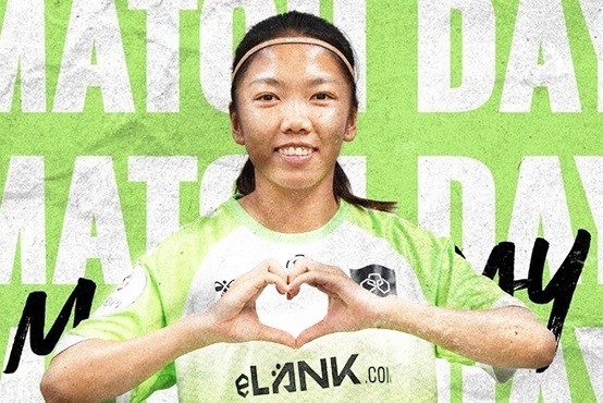 Gia hạn với Lank FC, Huỳnh Như được tăng lương gấp hai lần.