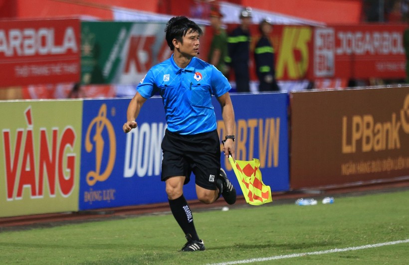 Trọng tài Nguyễn Thành Sơn bị đình chỉ làm nhiệm vụ ở vòng 10 V.League.