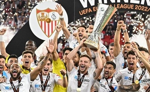 CLB Sevilla có lần thứ 7 vô địch Cúp C2 châu Âu.