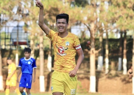 Đinh Quang Kiệt được thử nghiệm vị trí tiền đạo ở U17 Việt Nam.