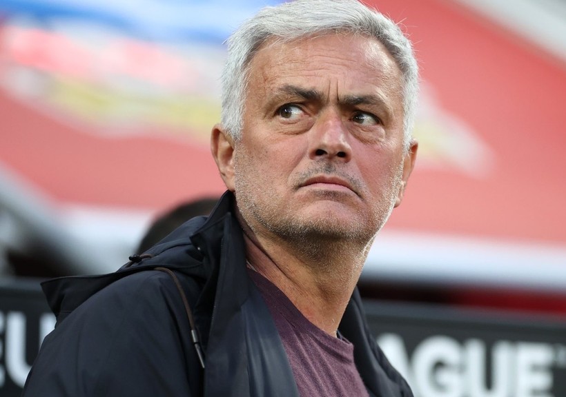 HLV Jose Mourinho rút khỏi Hội đồng bóng đá UEFA.