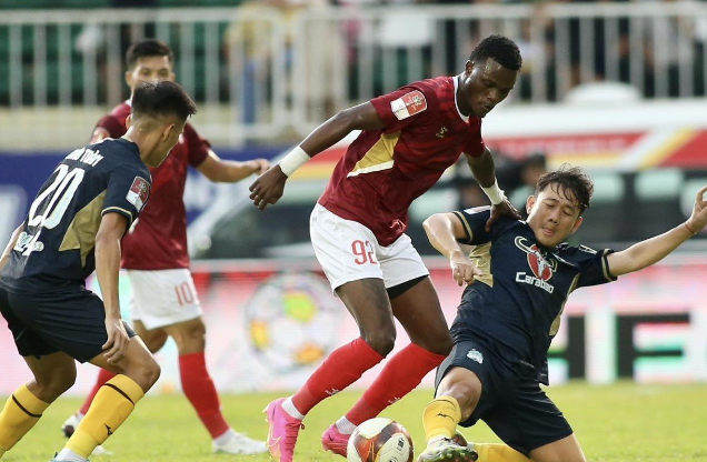 Hoàng Anh Gia Lai hòa thất vọng TPHCM trên sân nhà vòng 12 V.League.