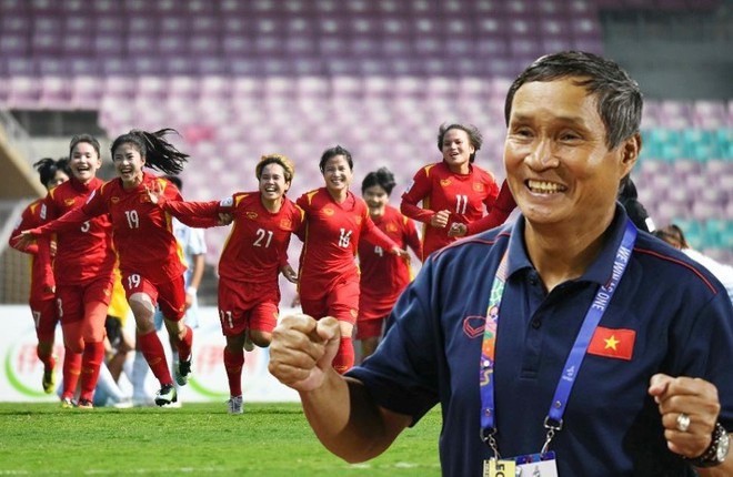 HLV Mai Đức Chung hài lòng với màn trình diễn của tuyển Việt Nam trước Đức.