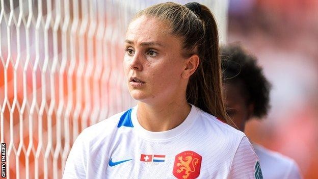 Lieke Martens muốn hạ tuyển Việt Nam và Bồ Đào Nha ở World Cup.