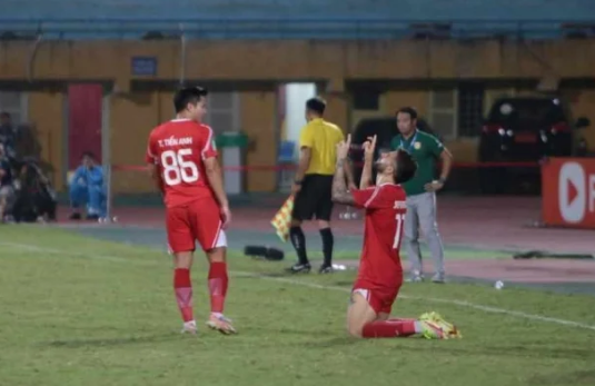 Viettel vào bán kết Cúp quốc gia sau trận thắng cách biệt Nam Định.
