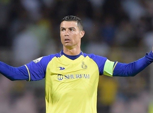 Đội bóng của Ronaldo bị FIFA cấm đăng ký cầu thủ mới.
