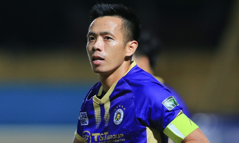 Văn Quyết trở lại thi đấu cho Hà Nội FC ở lượt trận 2 giai đoạn hai V.League.