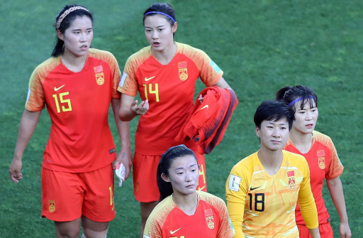 Tuyển Trung Quốc nhận thất vọng sau trận thua Đan Mạch ở trận ra quân World Cup.