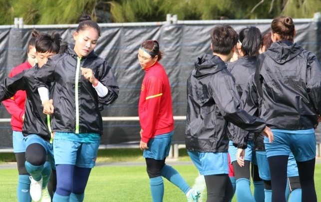 Tuyển nữ Việt Nam tích cực chuẩn bị cho trận gặp Bồ Đào Nha ở lượt trận hai vòng bảng World Cup.