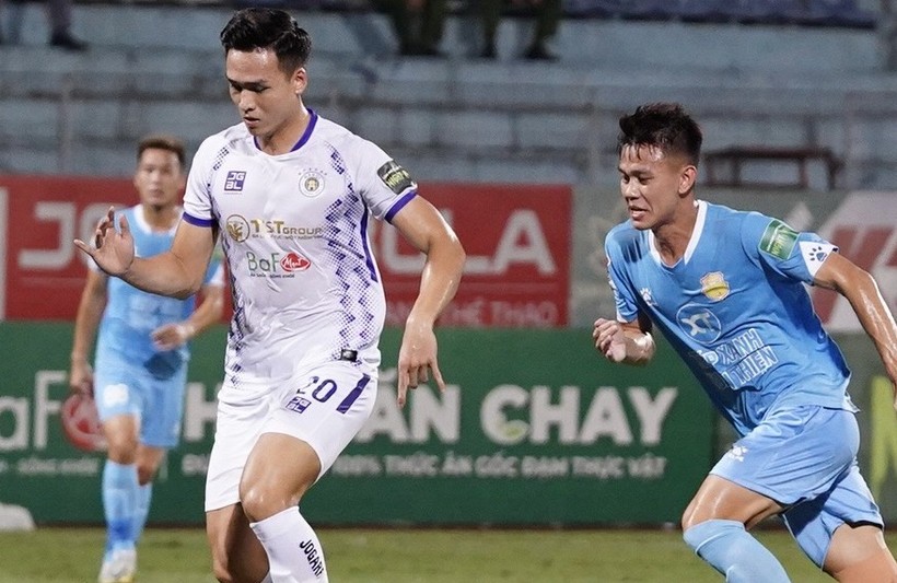 Nam Định cạn kiệt cơ hội vô địch sau trận thua Hà Nội FC.