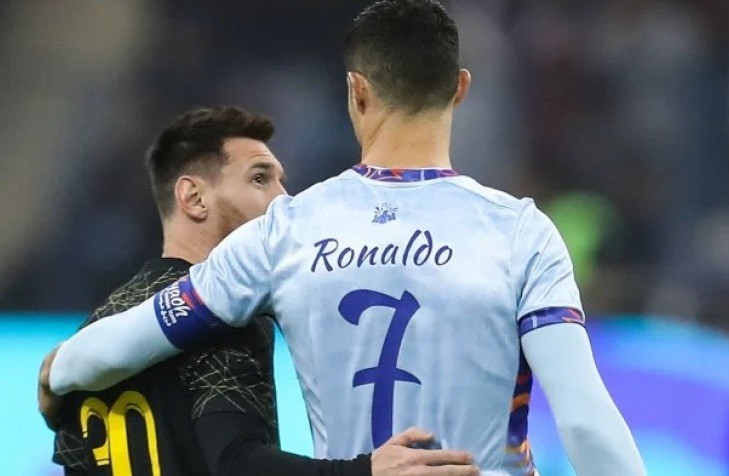 Messi vượt Ronaldo ở số kỷ lục đạt được cho tới thời điểm hiện tại.