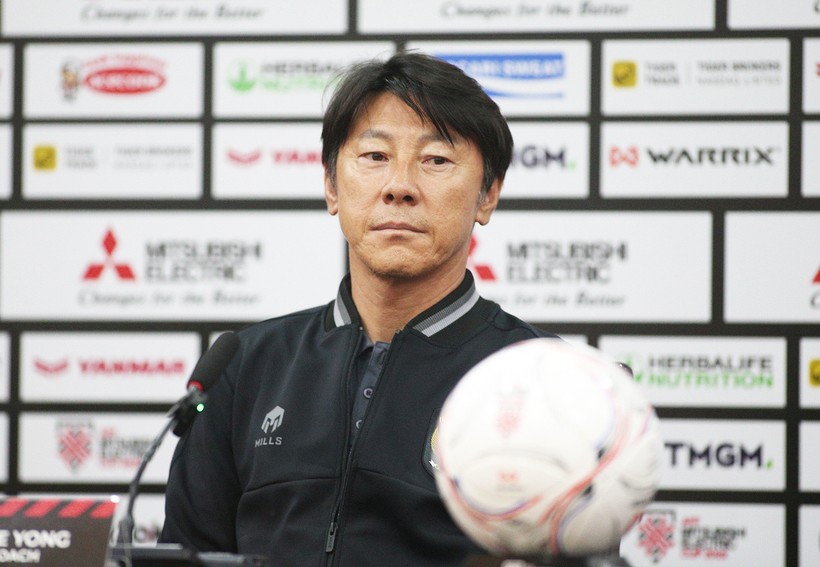 HLV Shin Tae-yong tỏ rõ sự thất vọng thua Malaysia ở trận mở màn giải Đông Nam Á.