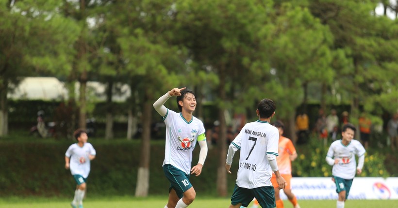 Hoàng Anh Gia Lai vào bán kết U15 quốc gia sau trận thắng U15 Hà Nội FC.