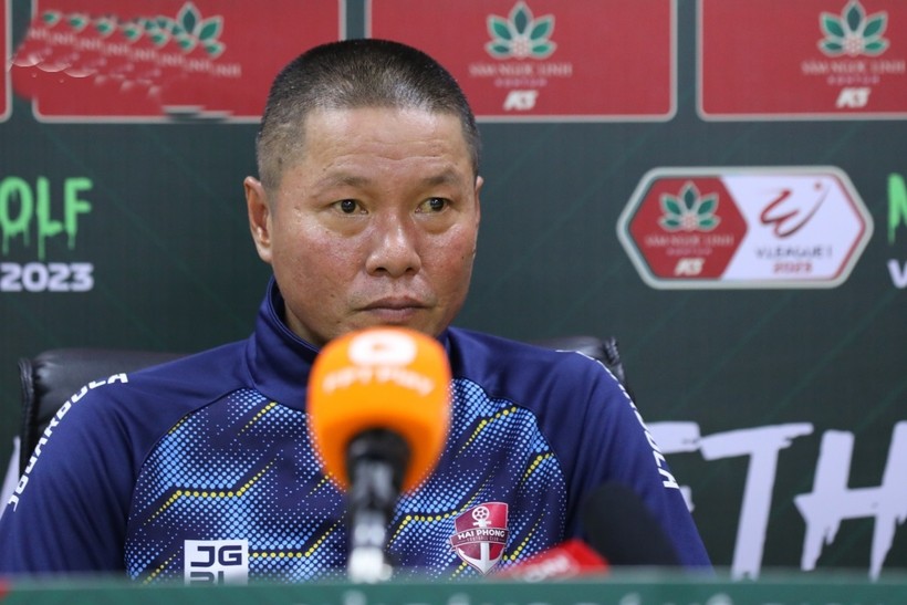 HLV Chu Đình Nghiêm thận trọng trước trận gặp Incheon United.