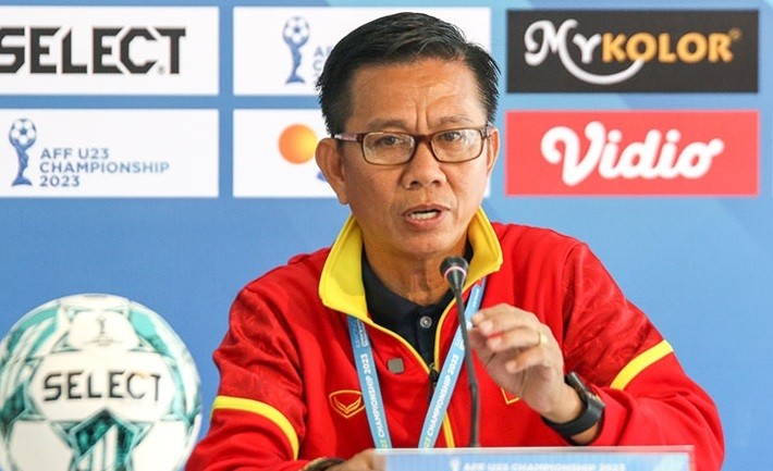 HLV Hoàng Anh Tuấn tỏ ra thận trọng trước trận gặp Indonesia.