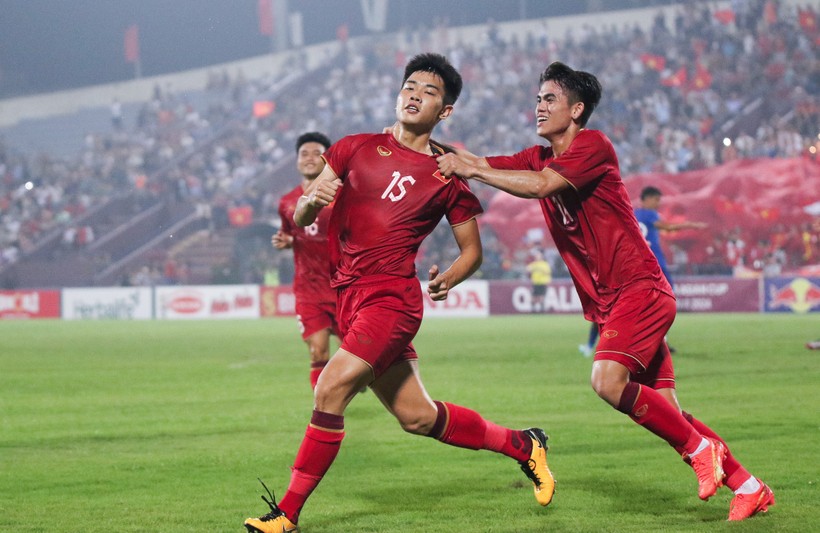 U23 Việt Nam để U23 Singapore cầm hòa ở lượt trận cuối vòng bảng vòng loại U23 châu Á.